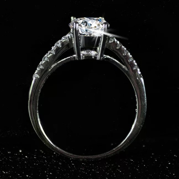 925 STERLING SILVER DIAMOND ENGAGEMENT RING - Picture 6 of 6